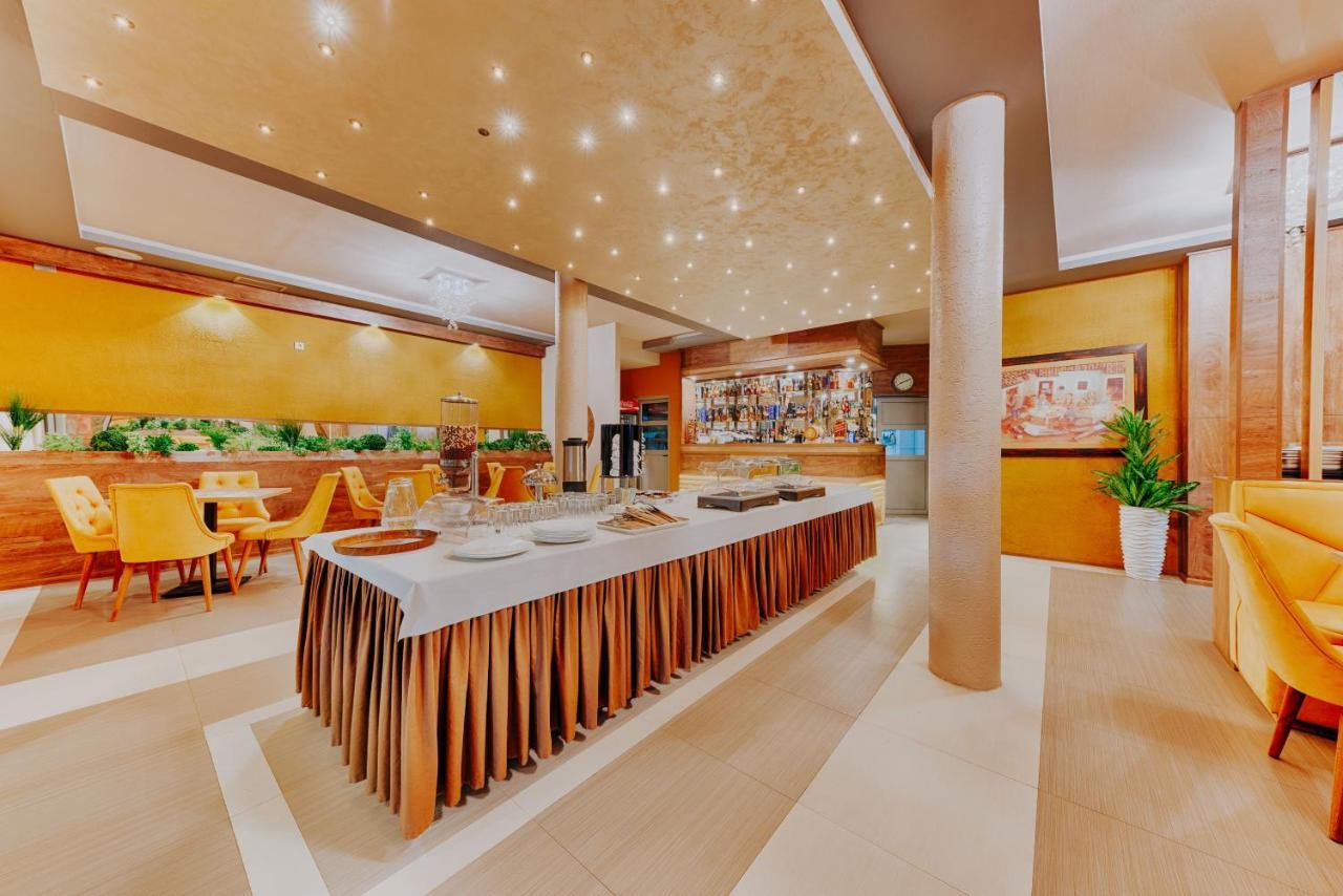Hotel Lion Ulcinj Exterior foto