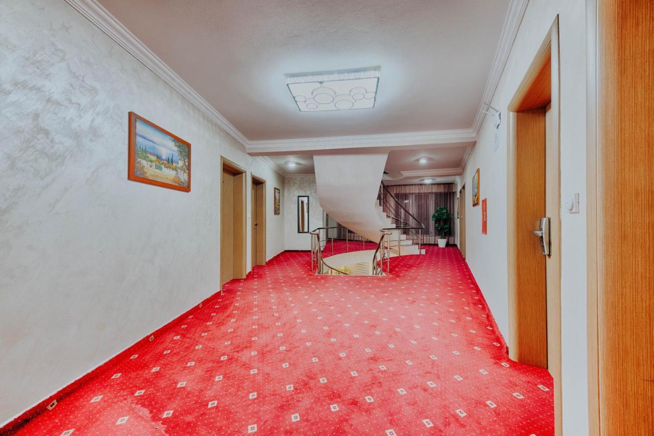 Hotel Lion Ulcinj Exterior foto