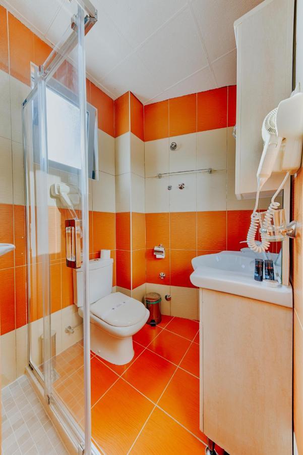 Hotel Lion Ulcinj Exterior foto