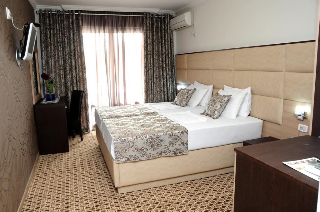 Hotel Lion Ulcinj Exterior foto