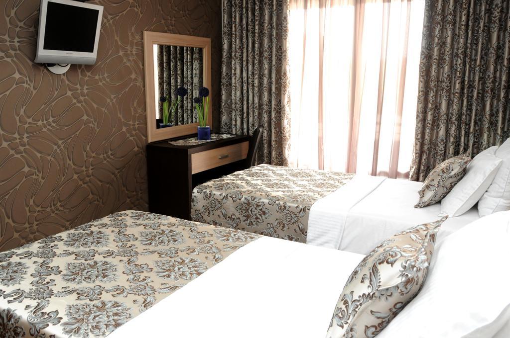 Hotel Lion Ulcinj Exterior foto